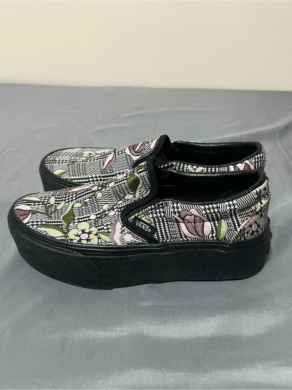 Vans Women's Classic Slip On Stackform Tapestry Floral Platform Shoes Size 5